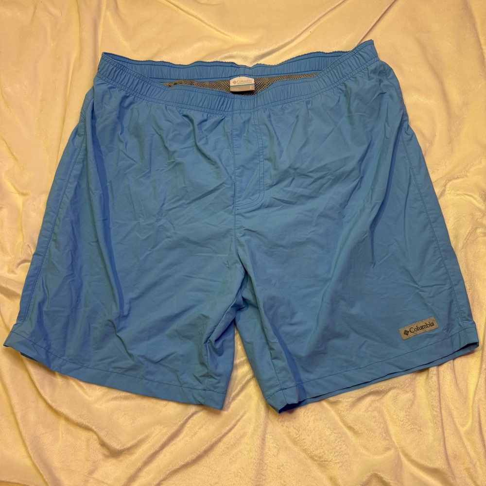 Columbia men’s Light Blue hybrid Shorts XL mesh lined 8” inseam